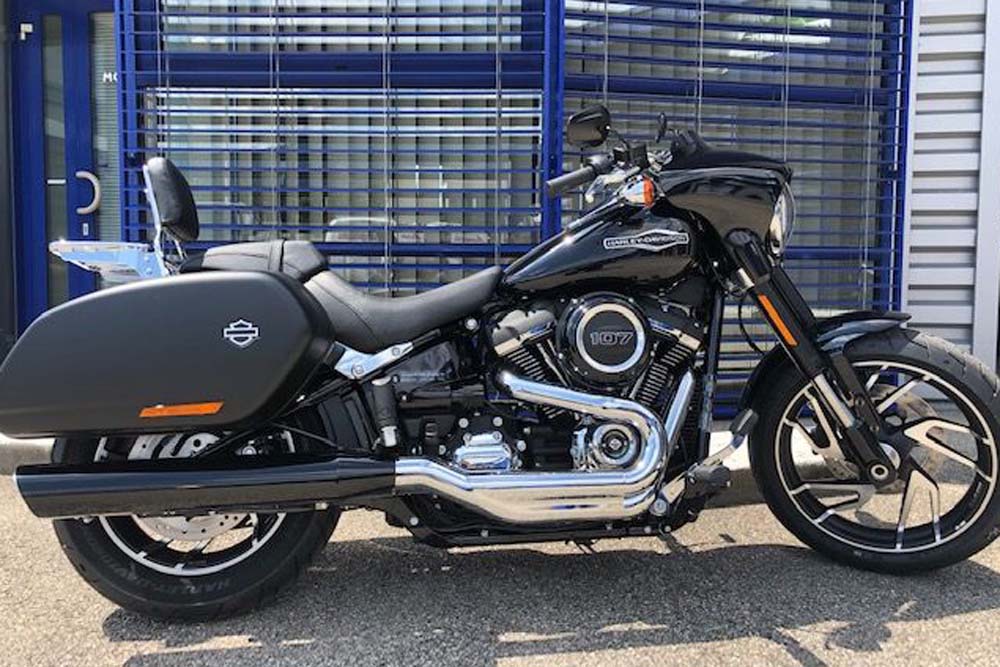 Harley Davidson HD Sport Glide motorcycle rental