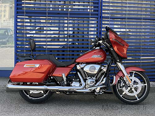 Harley Davidson HD Street Glide 117 motorcycle rental