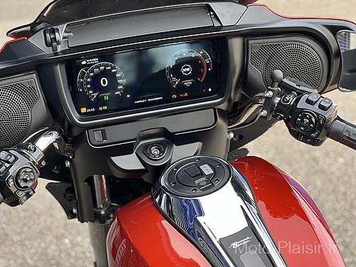 Harley Davidson HD Street Glide 117 Tour Pack Motorcycle rental France