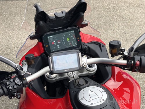 Ducati Multistrada V4 S Motorradvermietung Frankreich